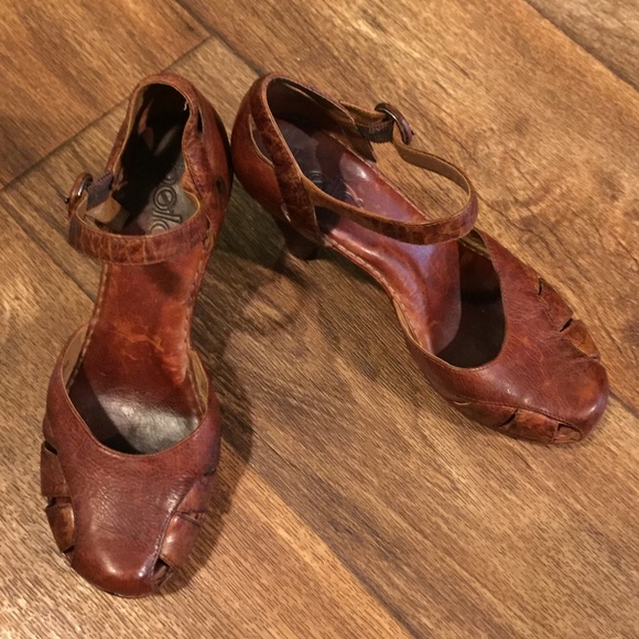 Born Shoes - Bolo Brown Heeled Mary Jane Shoes 6